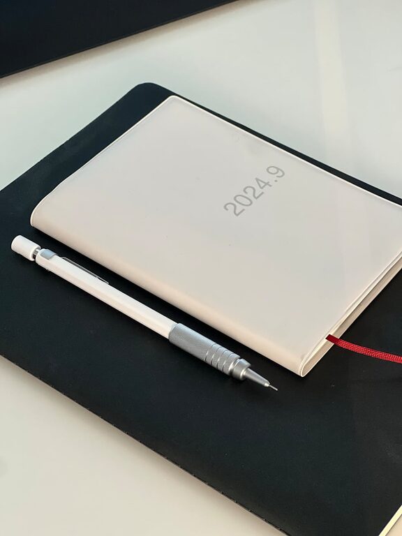 Beginner Guide to Bullet Journaling: Organize Your Life Creatively